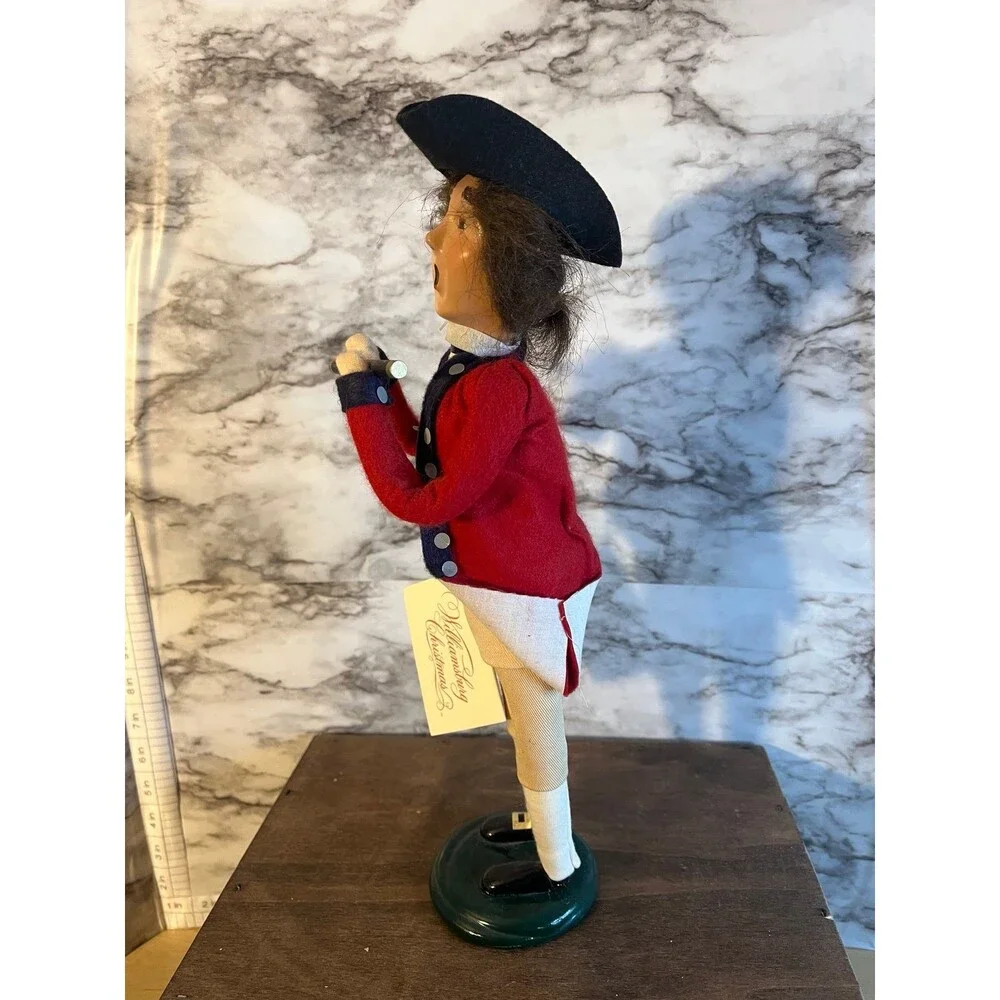 Byers Choice Caroler 1999 Colonial Williamsburg Red Coat Soldier w/ Fife